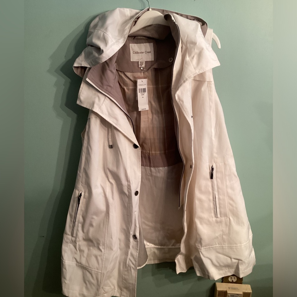 NWT 2X Coldwater Creek lined (detachable) hooded ivory vest.